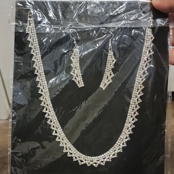 JEWELRY SET. - Picture 3 of 5